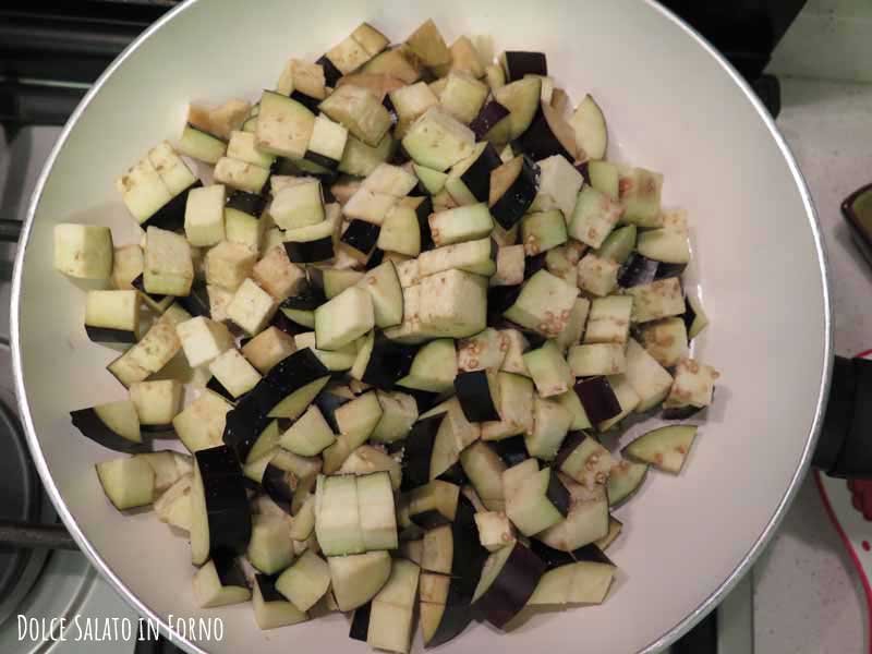 Saltare melanzane in padella