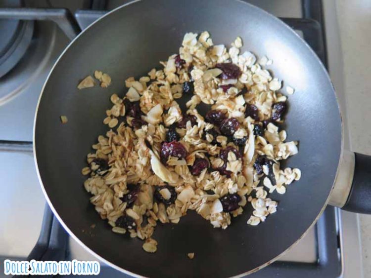 base muesli tostata in padella