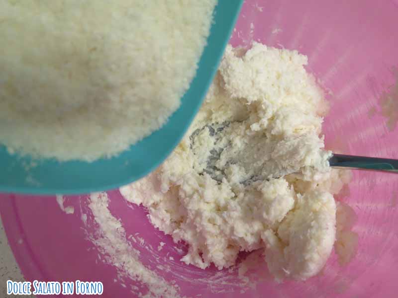 Aggiungere farina di cocco