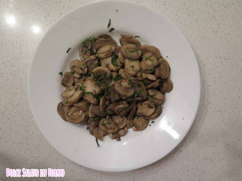 funghi champignon prezzemolo