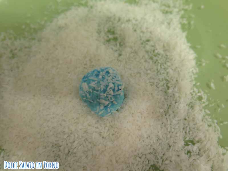 Tartufi cocco e ricotta a forma di bolle di nebbia di Sailor Mercury