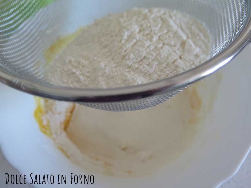 Aggiungere farina