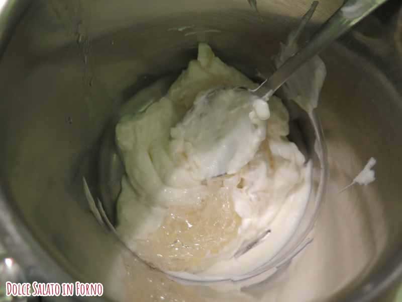 Scaldare yogurt gelatina