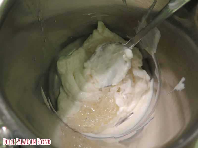 Scaldare yogurt gelatina