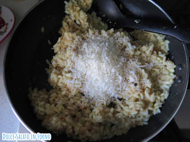 manteca il risotto con il parmigiano e il burro