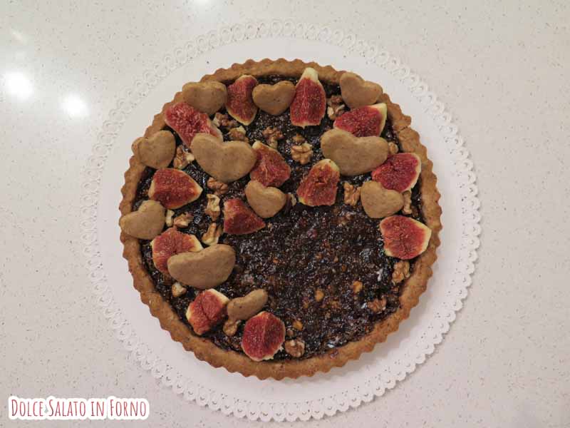 Crostata amaretti, noci e fichi