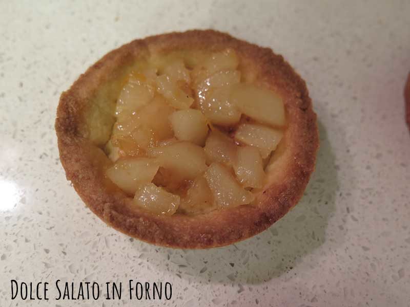 Crostatina dadolata pere caramellate