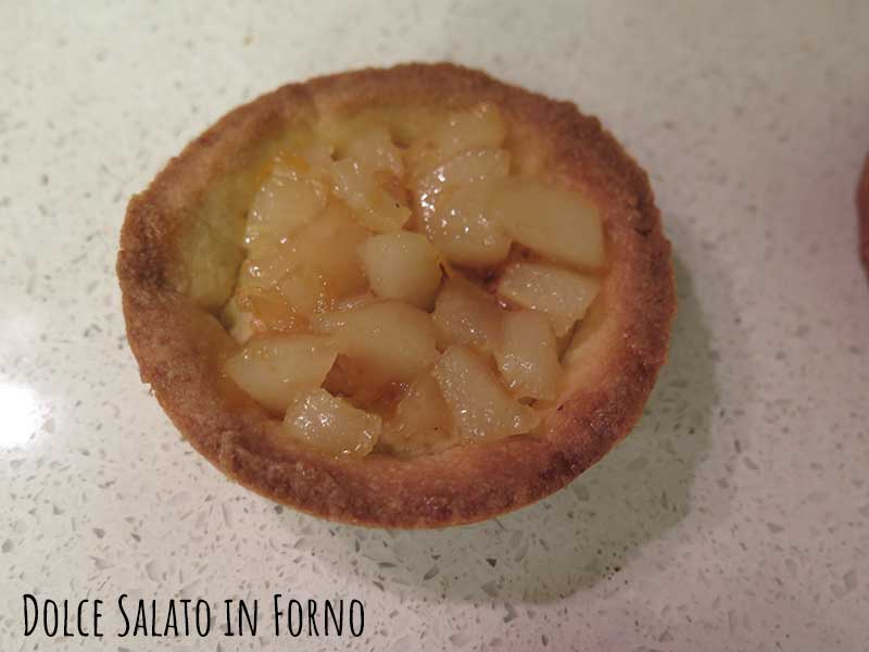 Crostatina dadolata pere caramellate