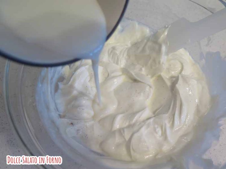 Unisci gelatina e latte