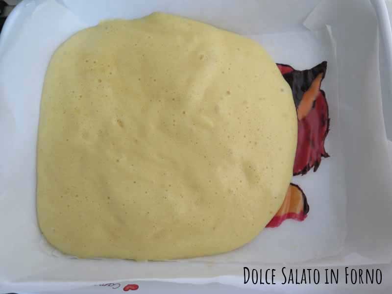 Versare impasto pasta biscotto