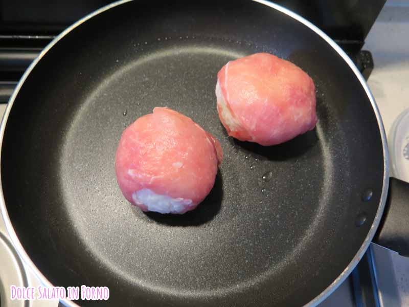 cuoci onigiri inumaki in padella