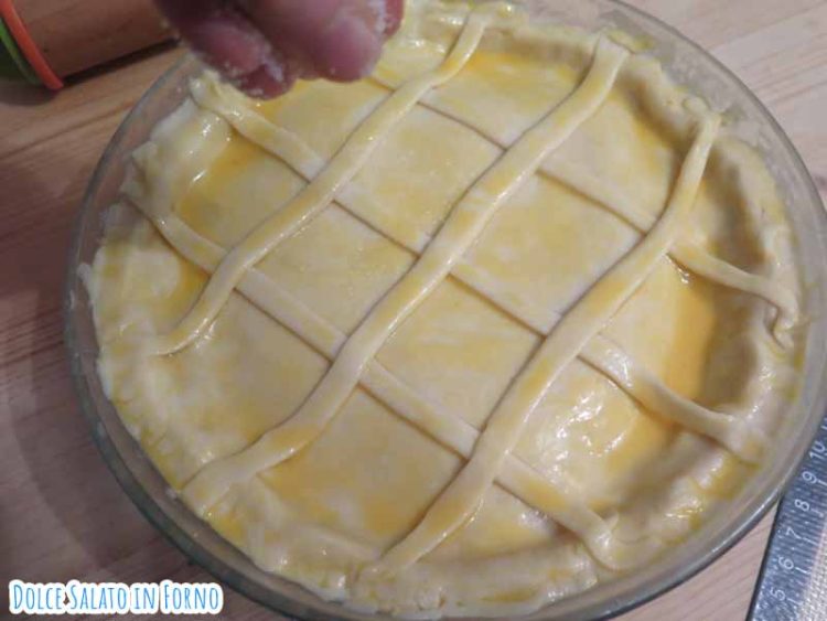 spolverizza lemon pie con zucchero