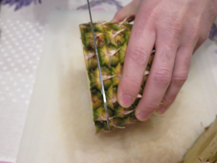 fetta di ananas di mezzo centimetro