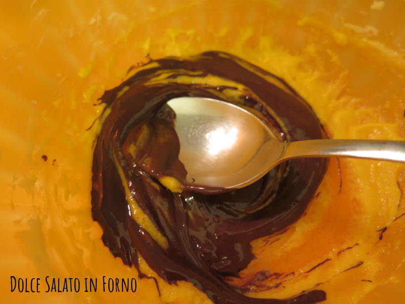 Aggiungere cioccolato fuso