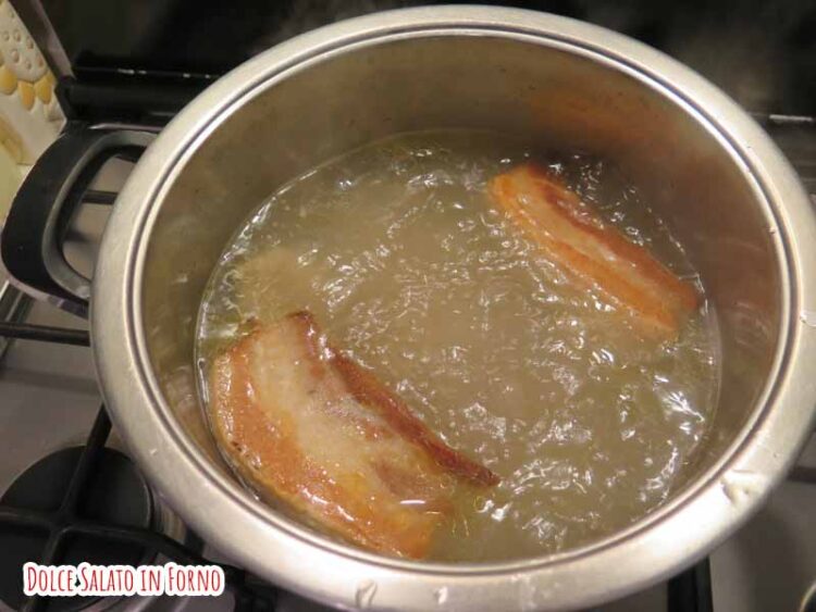Brodo pollo e pancetta