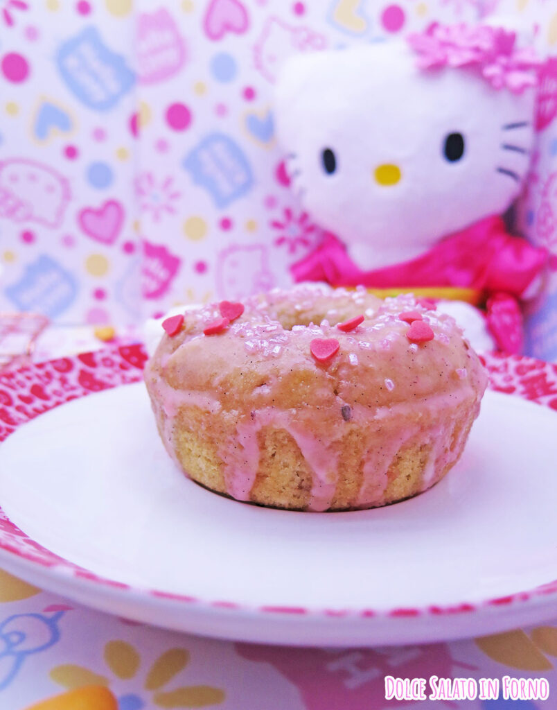 Ciambellina alla mela, noci e cannella di Hello Kitty