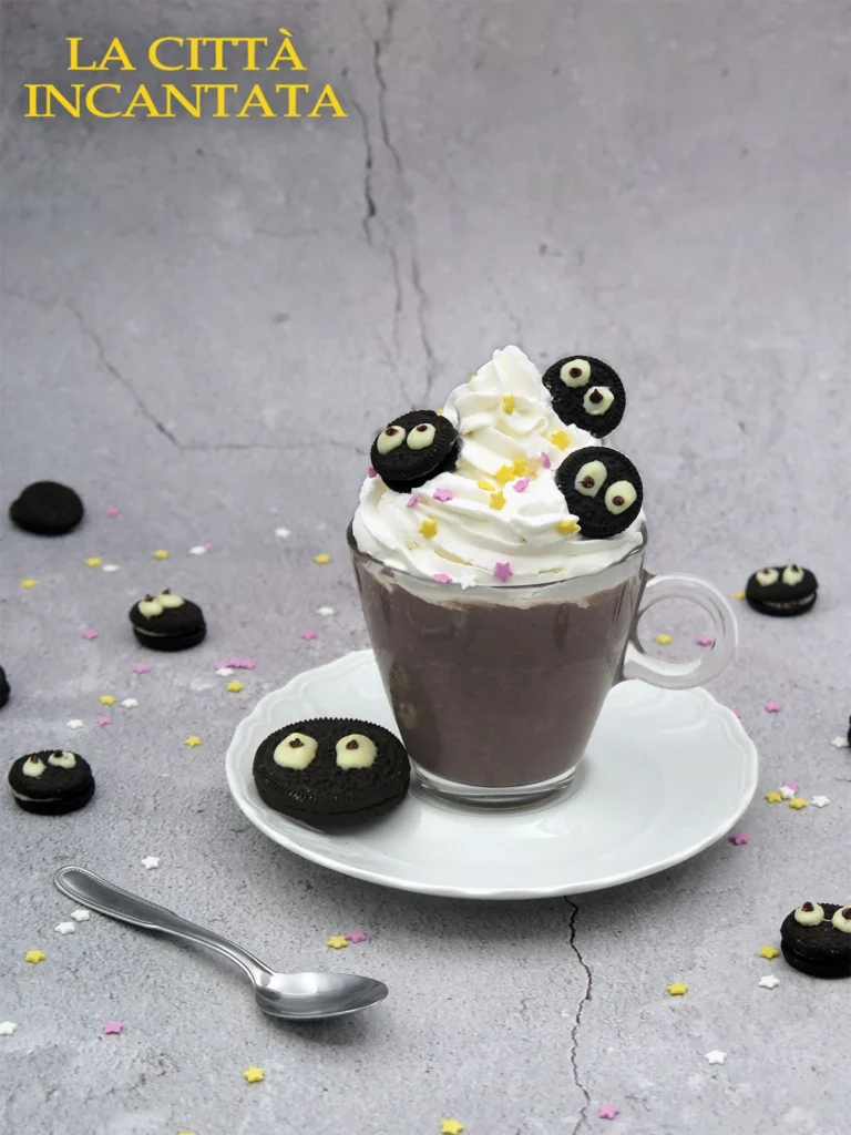 Cioccolata calda agli Oreo dei Susuwatari