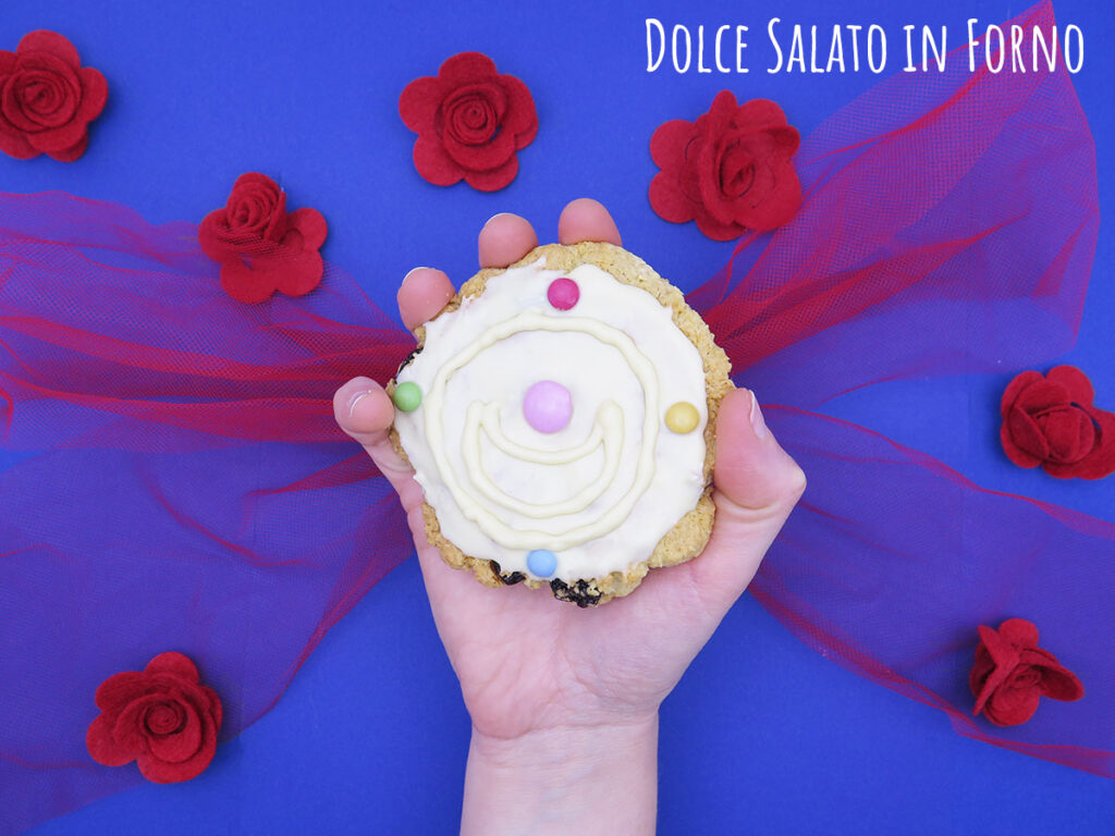 Cookies Cristallo di Luna Sailor Moon al cocco, mandorle, mirtilli e cioccolato bianco