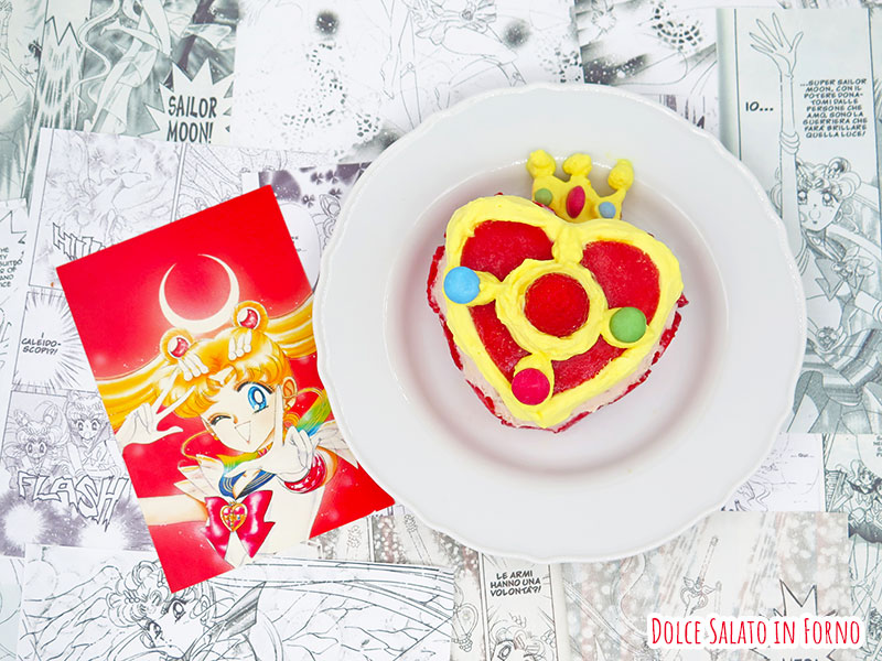 torta a forma cristallo cuore sailor moon