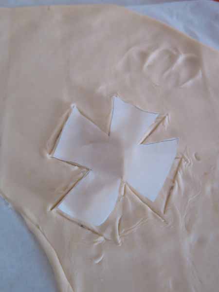 croce di pasta sfoglia