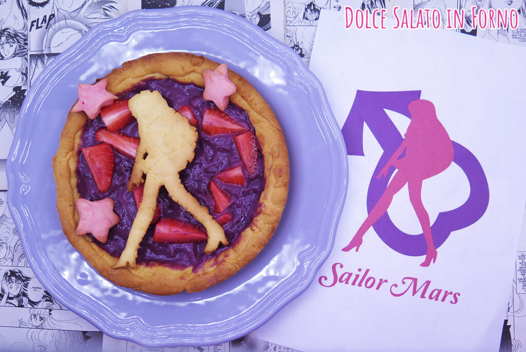 Crostata alla crema ai frutti di bosco senza uova e fragole di Sailor Mars