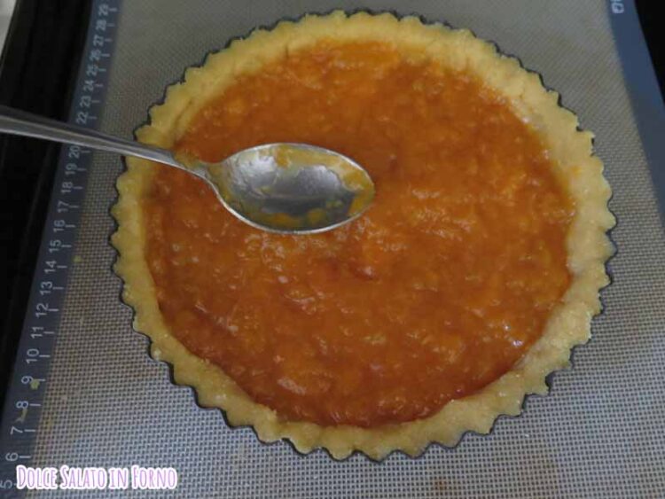crostata alla marmellata senza glutine con farina di mandorle, riso e mais