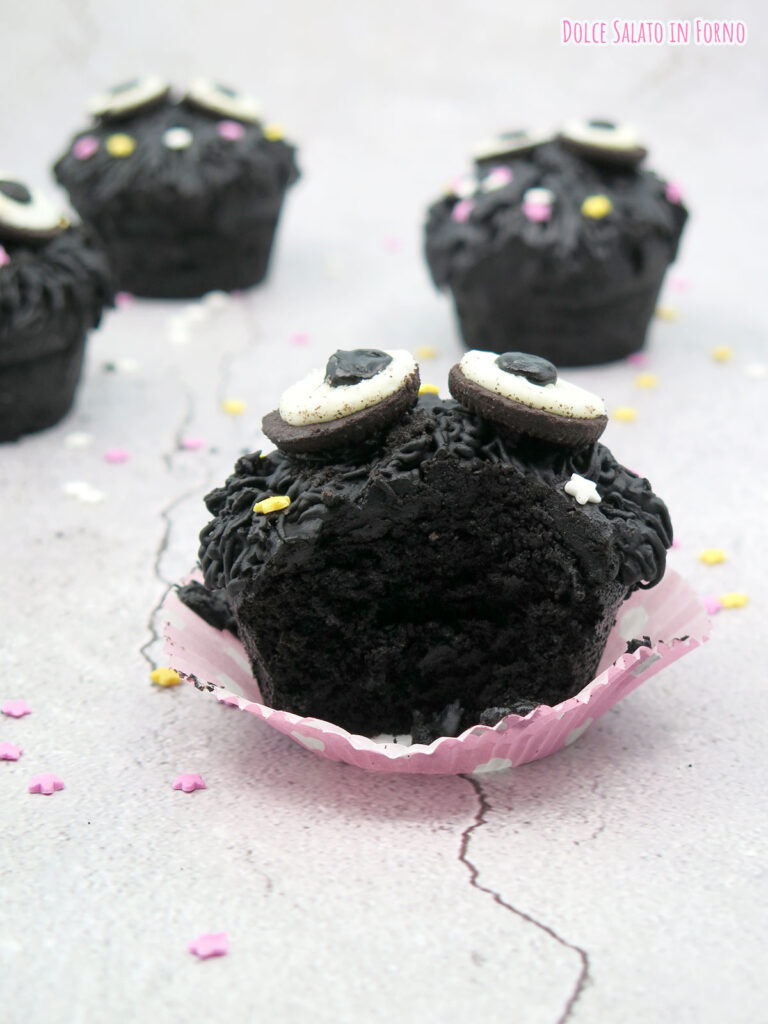 Cupcake nero a forma di susuwatari