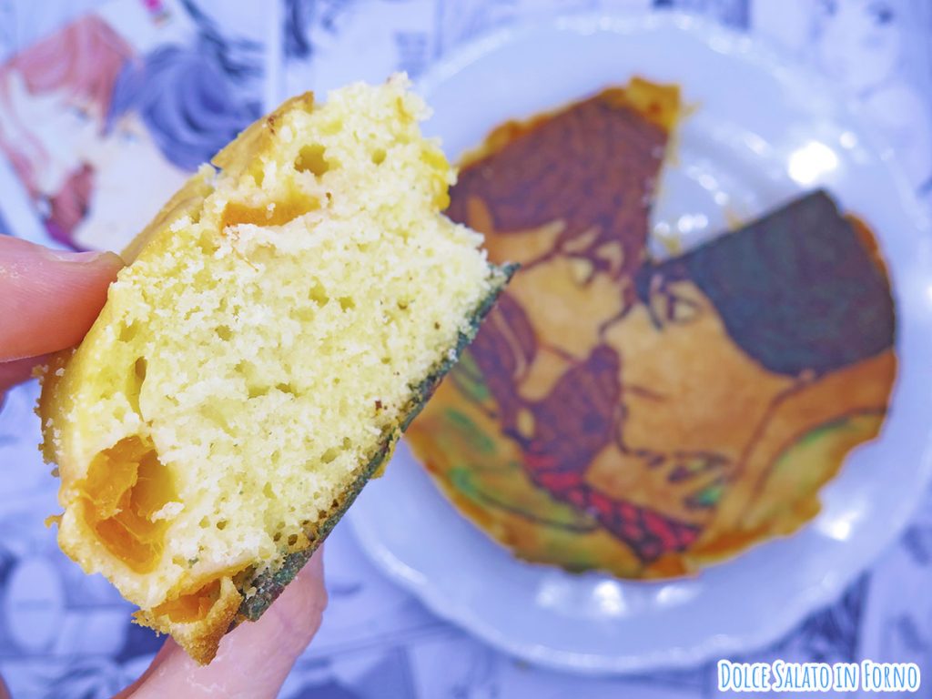 Fetta di torta alle albicocche di Futaba Yoshioka e Ko Mabuchi