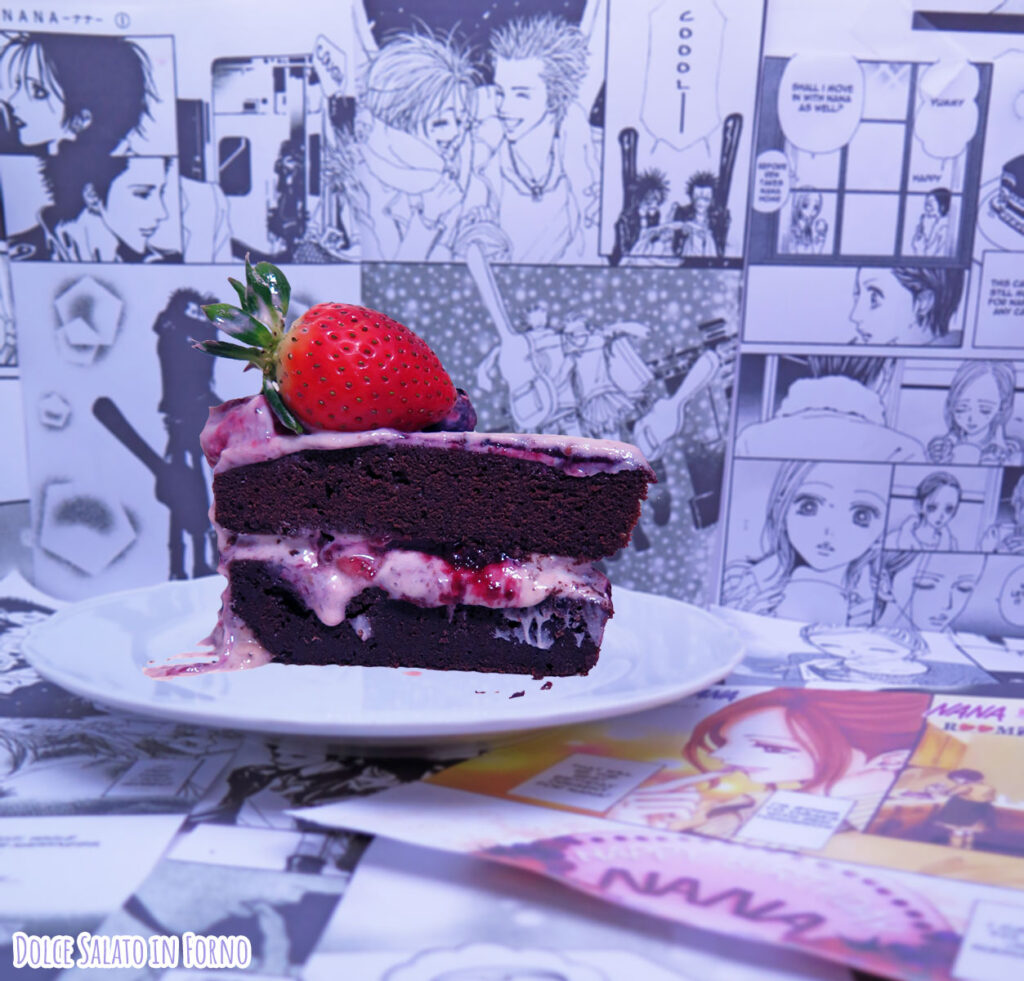 Fetta di Torta al cioccolato frutti di bosco fragole ricotta di Nana Osaki di Ai Yazawa