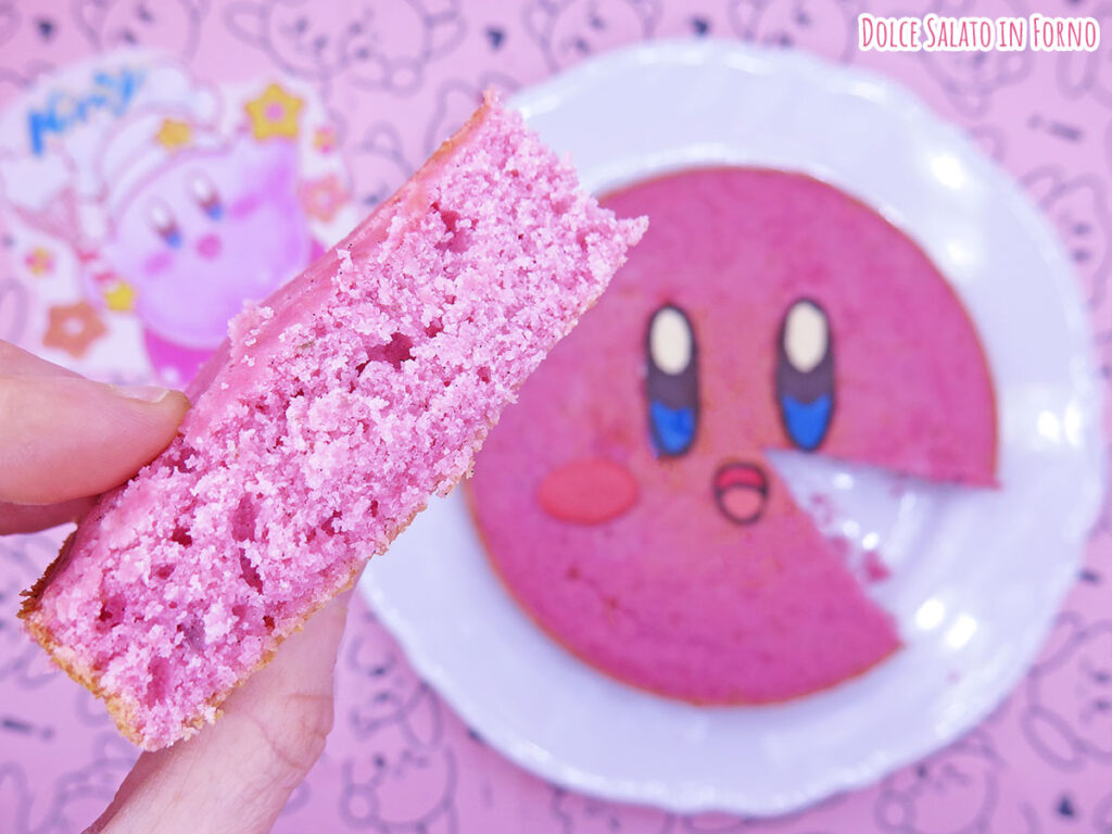 Fetta di torta rosa alle fragole di Kirby
