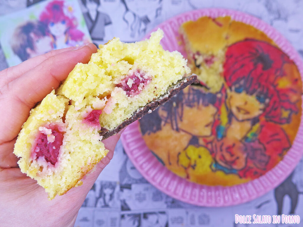 Fetta di torta soffice alle fragole limone e yogurt di Yona e Hak