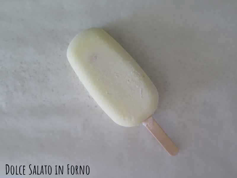 Gelato panna su stecco