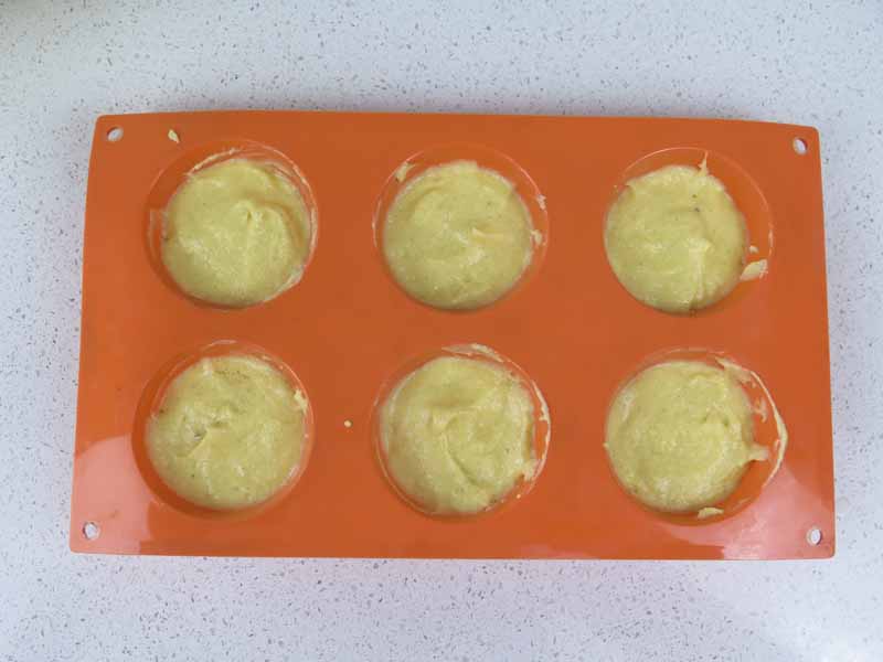 impasto cupcake nei pirottini