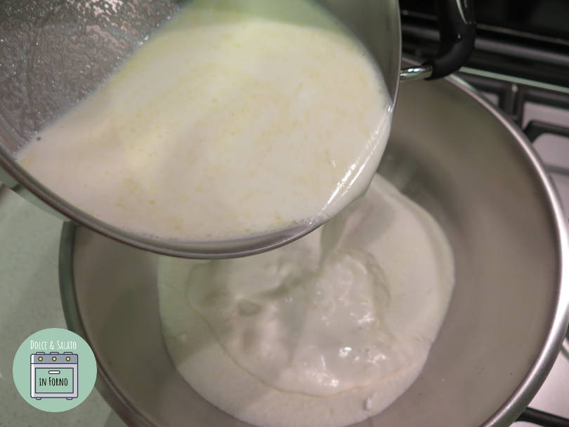 Versare latte e panna ingredienti polvere