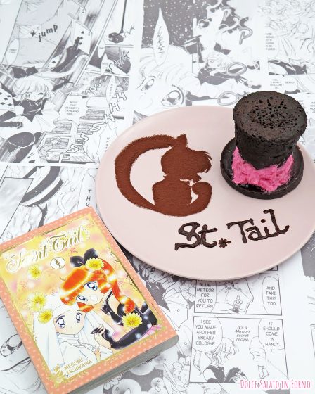 Mug cake cioccolato e ciliegie a forma di cappello a cilindro di Saint Tail