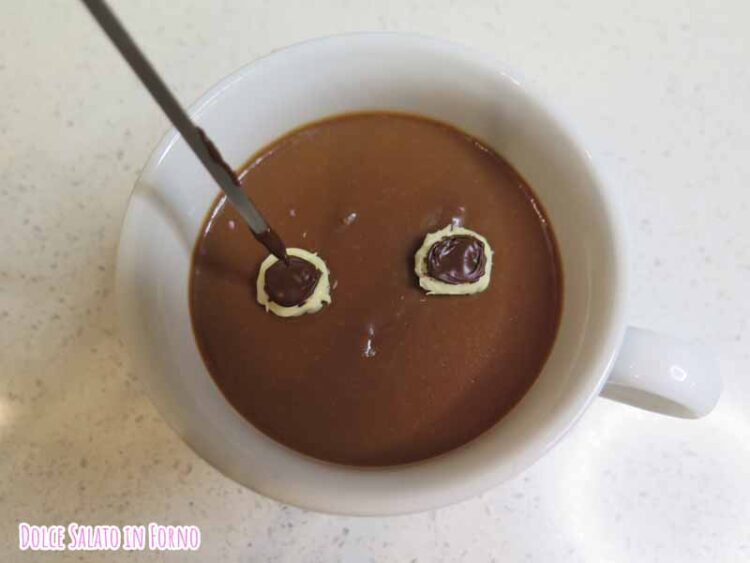 Disegna pupille Chopper con cioccolato
