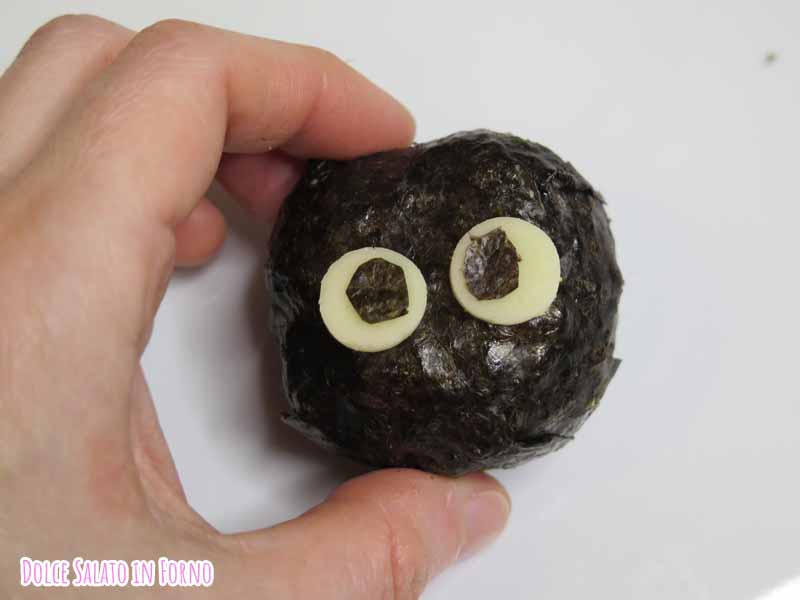 Onigiri a forma di susuwatari