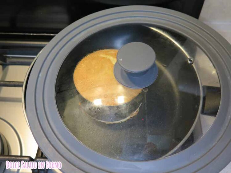 Pancake con coperchio aperto