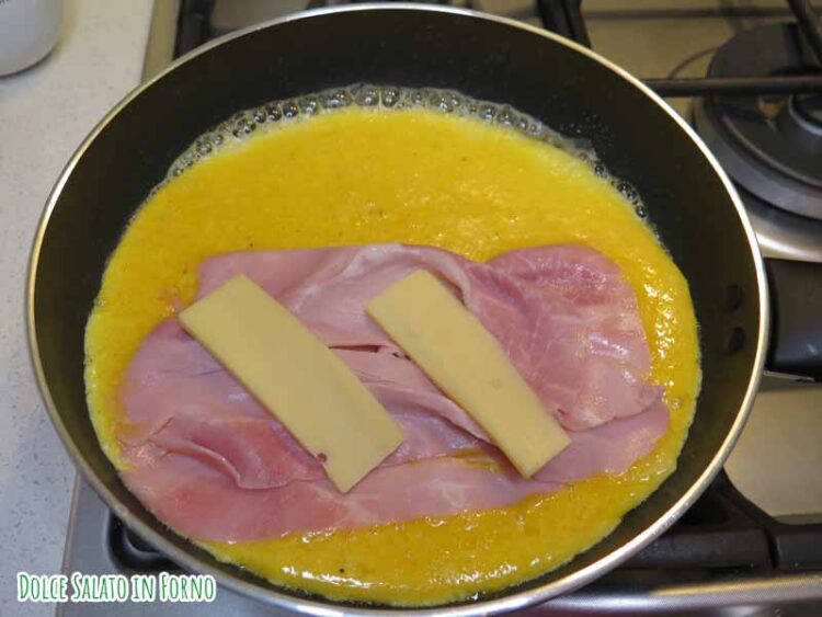 omelette prosciutto e formaggio