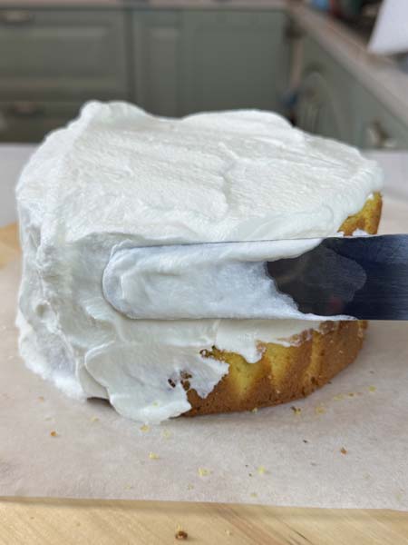 ricopri torta con panna