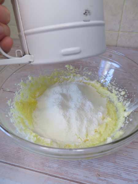 setaccia farina e lievito