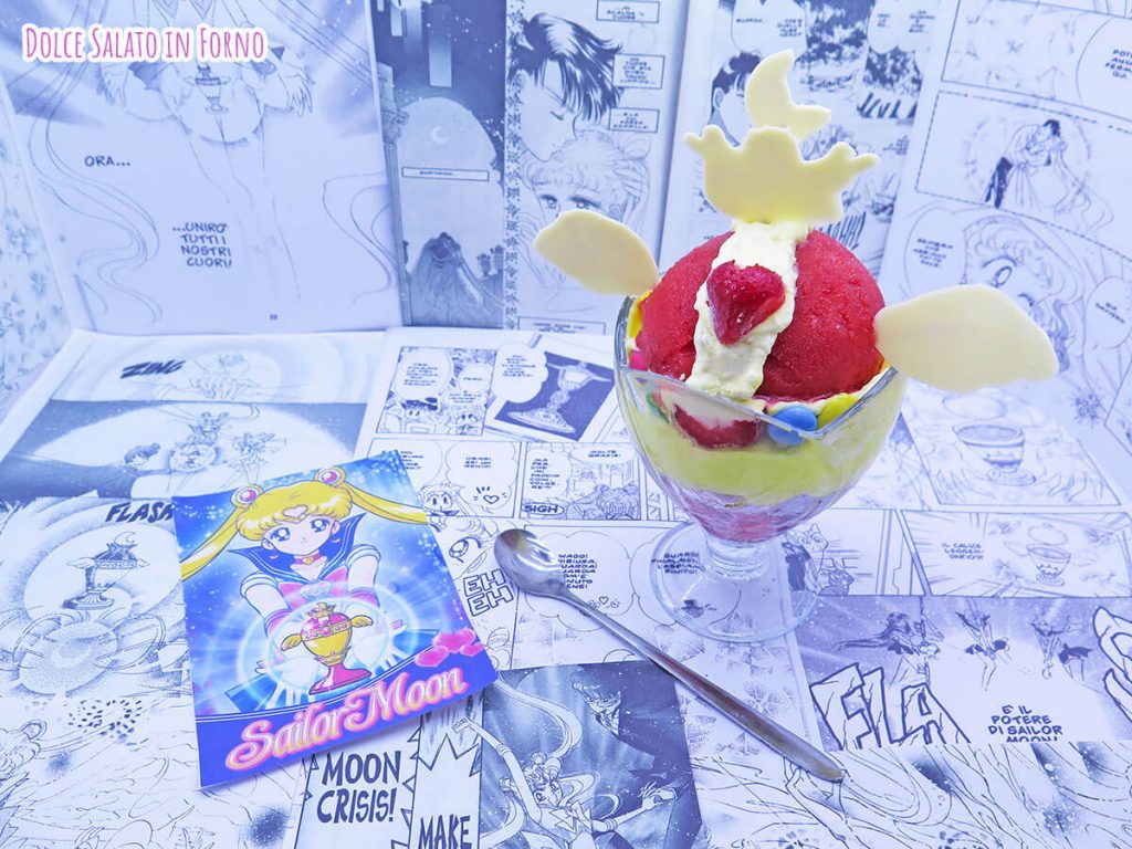 Sorbetto alla fragola a forma di Calice di Luna di Sailor Moon