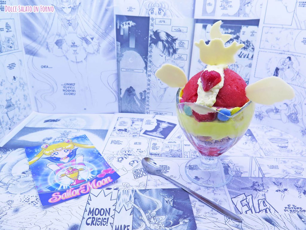 Sorbetto alla fragola a forma di Coppa Lunare di Super Sailor Moon