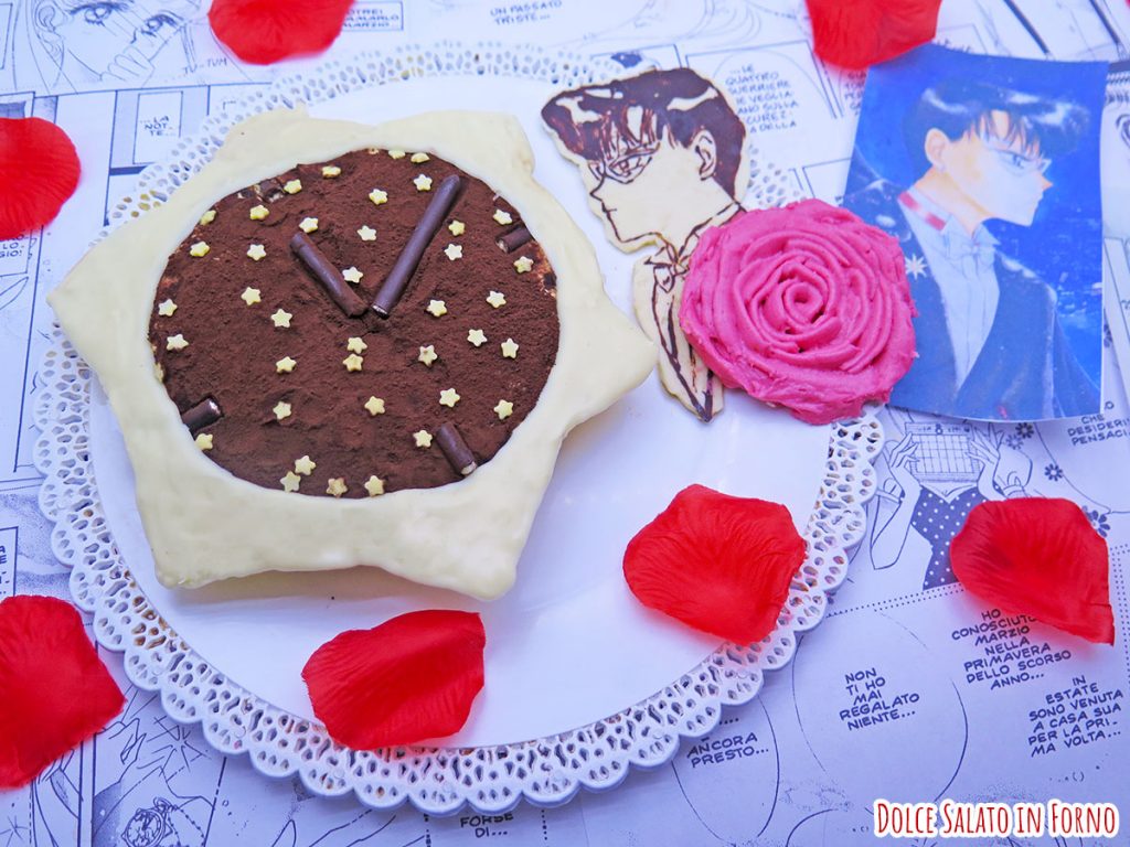 Tiramisù monoporzione con uova pastorizzate a forma di orologio star locket di Sailor Moon