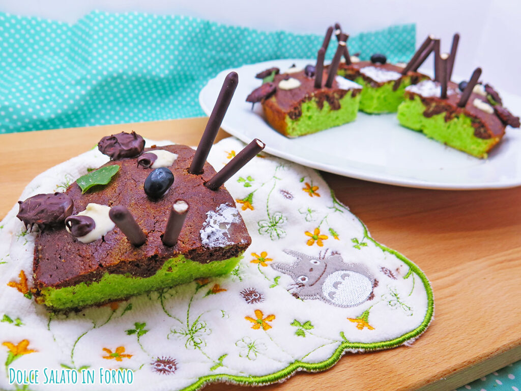 Fetta torta menta e cioccolato a forma di Totoro