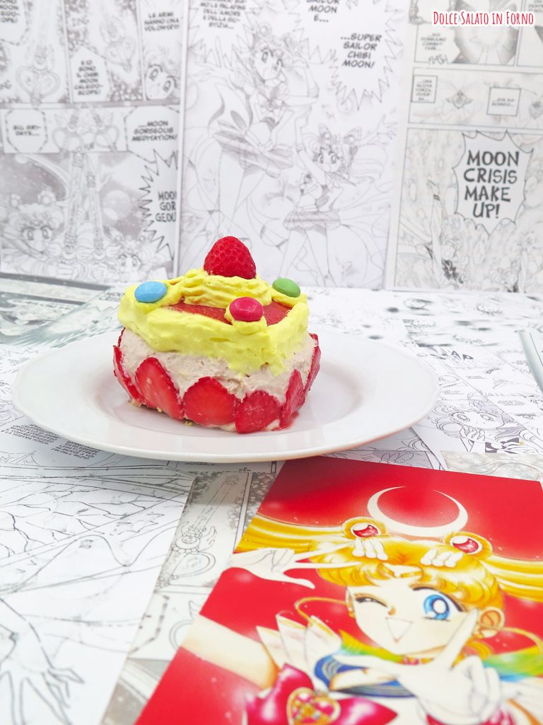 Torta alle fragole a forma di Cristallo del Cuore di Sailor Moon