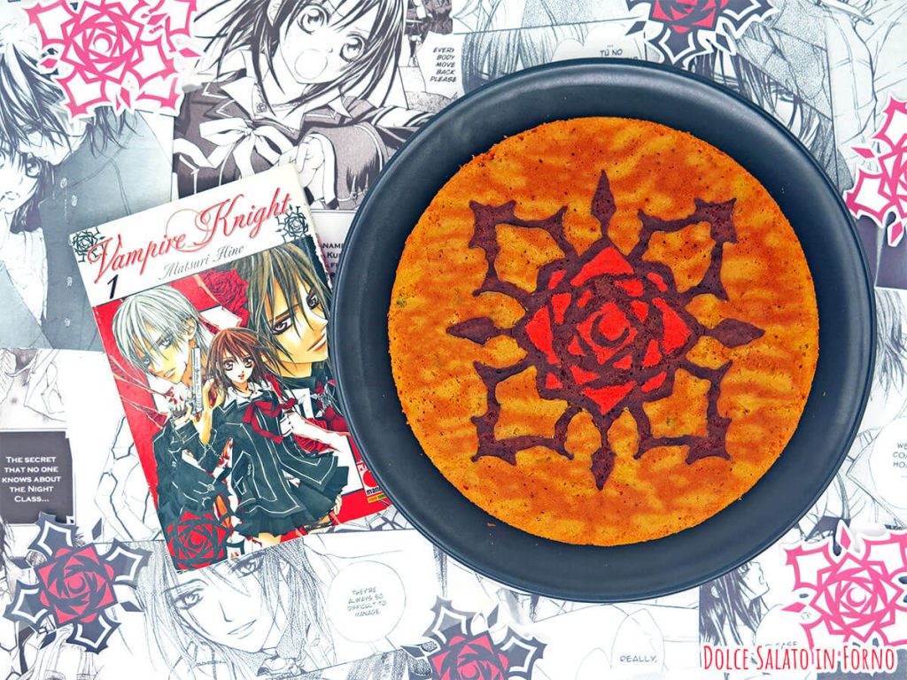 Torta morbida alla zucca con il logo della Cross Academy di Vampire Knight