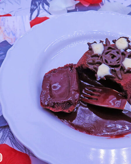 Tortno al cioccolato dal cuore morbido red velvet di Vampire Knight