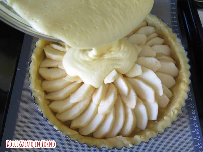 versa crema sulla crostata